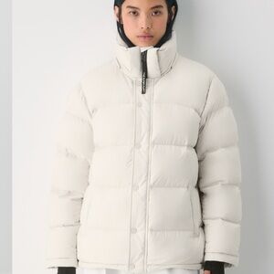 Aritzia Super Puff – Matte Pearl – Size L